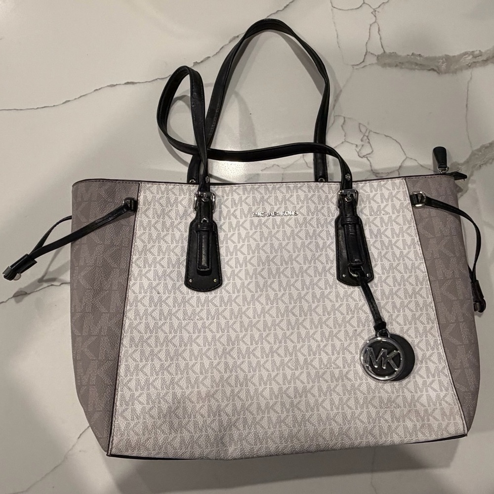 Michael Kors‎ Women's Voyager Tote White, Tan, Black